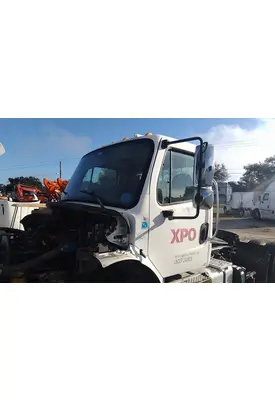 FREIGHTLINER M2 106 CAB
