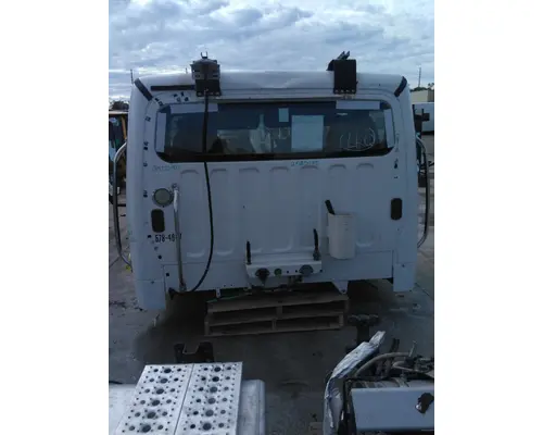 FREIGHTLINER M2 106 CAB