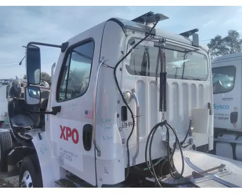 FREIGHTLINER M2 106 CAB