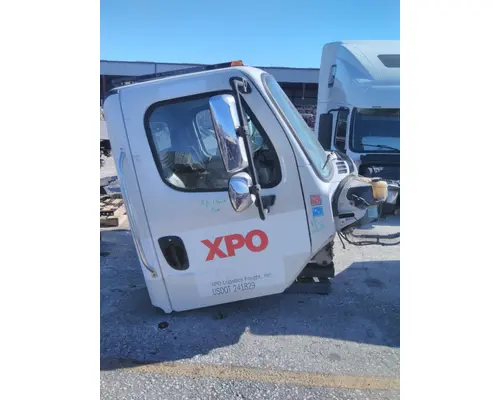 FREIGHTLINER M2 106 CAB