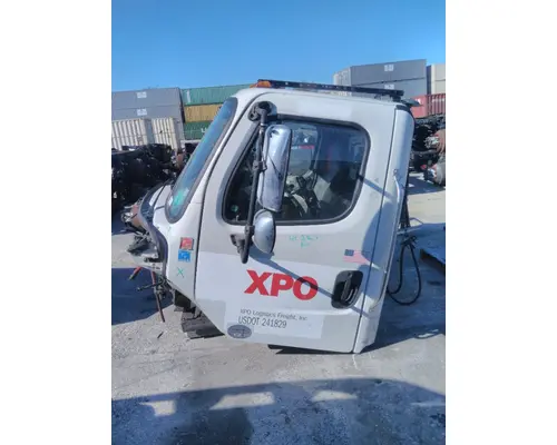 FREIGHTLINER M2 106 CAB