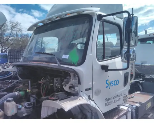 FREIGHTLINER M2 106 CAB