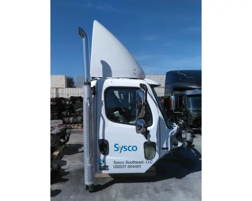 FREIGHTLINER M2 106 CAB