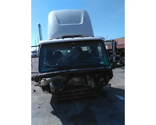 FREIGHTLINER M2 106 CAB