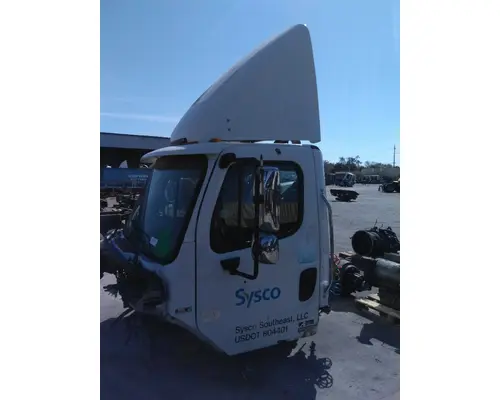 FREIGHTLINER M2 106 CAB