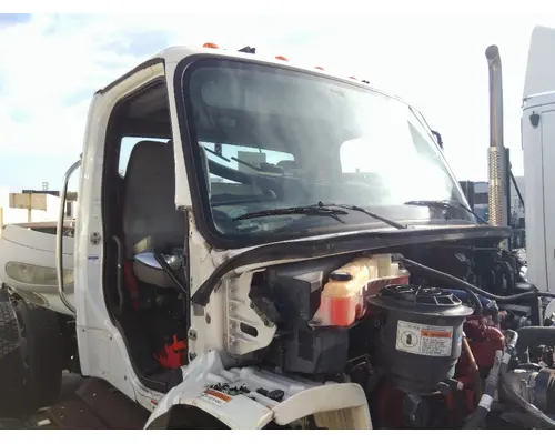 FREIGHTLINER M2 106 CAB