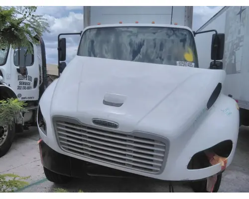 FREIGHTLINER M2 106 CAB