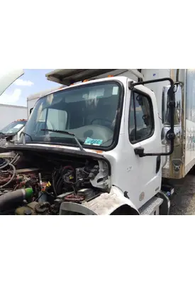 FREIGHTLINER M2 106 CAB