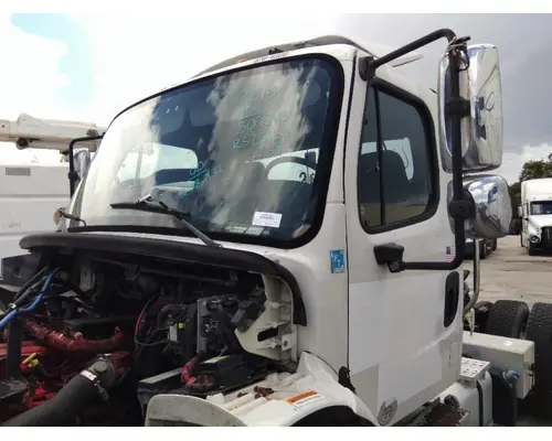 FREIGHTLINER M2 106 CAB