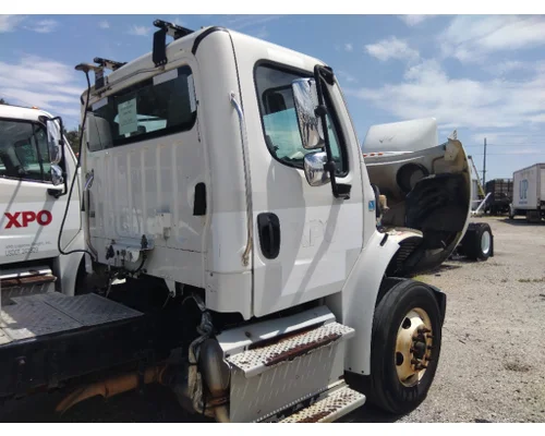 FREIGHTLINER M2 106 CAB