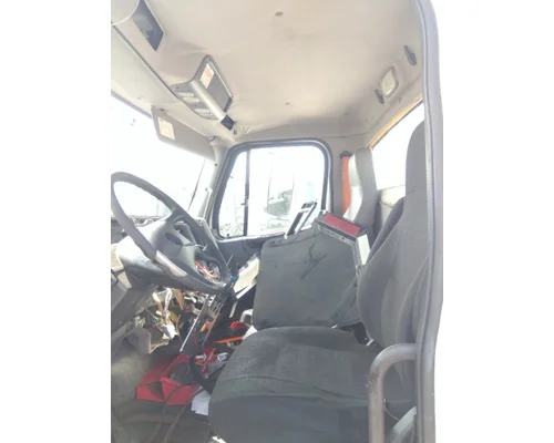 FREIGHTLINER M2 106 CAB