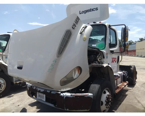 FREIGHTLINER M2 106 CAB