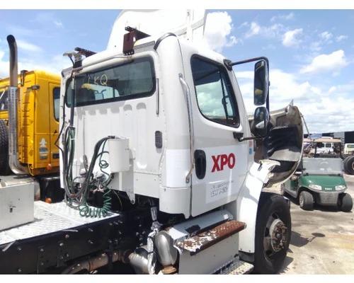 FREIGHTLINER M2 106 CAB