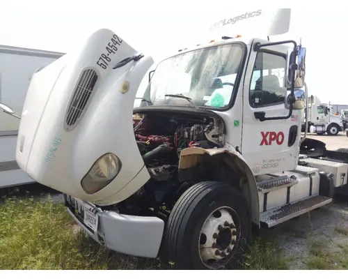 FREIGHTLINER M2 106 CAB