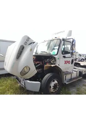 FREIGHTLINER M2 106 CAB