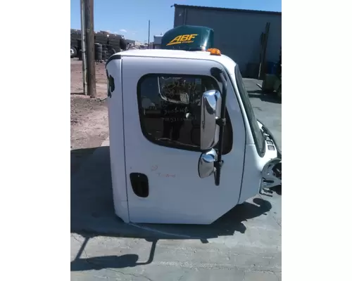 FREIGHTLINER M2 106 CAB