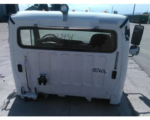 FREIGHTLINER M2 106 CAB