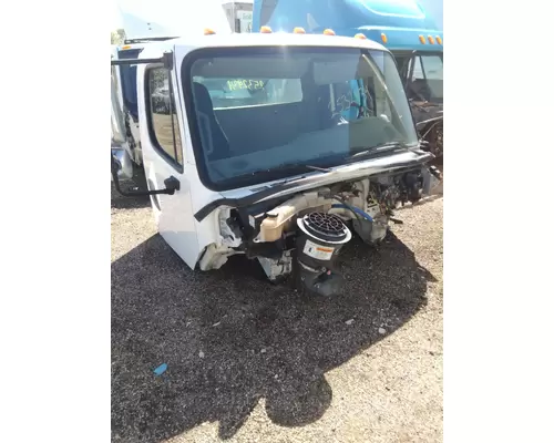 FREIGHTLINER M2 106 CAB