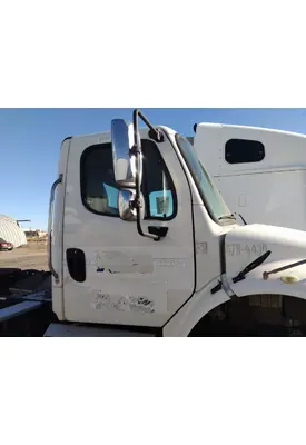 FREIGHTLINER M2 106 CAB