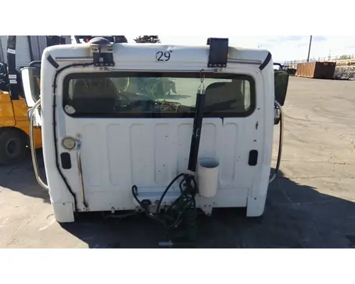 FREIGHTLINER M2 106 CAB