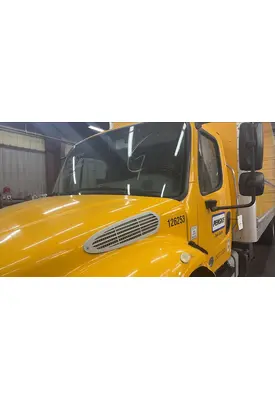 FREIGHTLINER M2 106 CAB