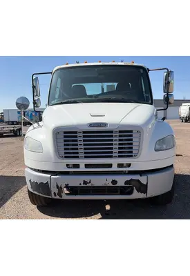 FREIGHTLINER M2 106 CAB
