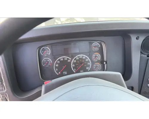 FREIGHTLINER M2 106 CAB