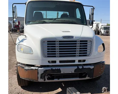 FREIGHTLINER M2 106 CAB