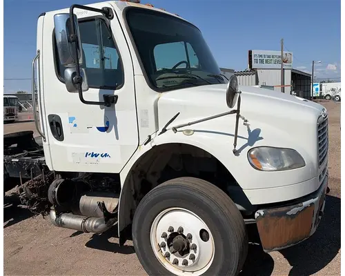 FREIGHTLINER M2 106 CAB