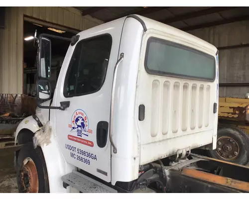 FREIGHTLINER M2 106 CAB