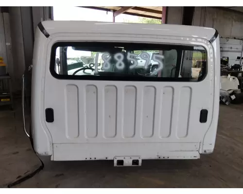 FREIGHTLINER M2 106 CAB
