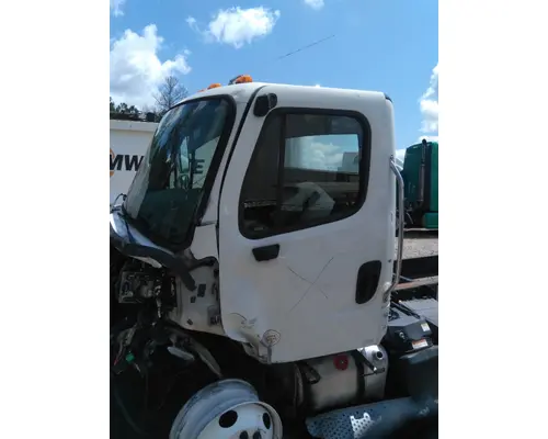 FREIGHTLINER M2 106 CAB