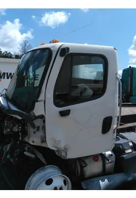 FREIGHTLINER M2 106 CAB