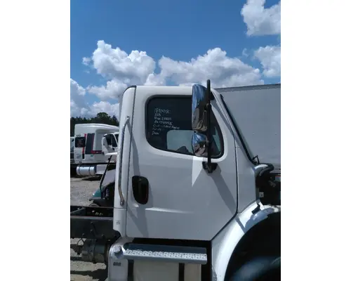 FREIGHTLINER M2 106 CAB