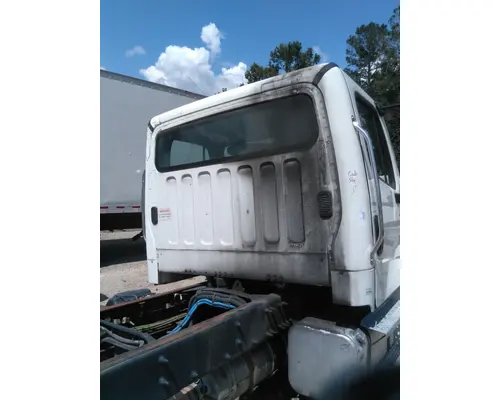 FREIGHTLINER M2 106 CAB