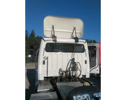 FREIGHTLINER M2 106 CAB