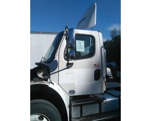 FREIGHTLINER M2 106 CAB