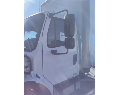 FREIGHTLINER M2 106 CAB