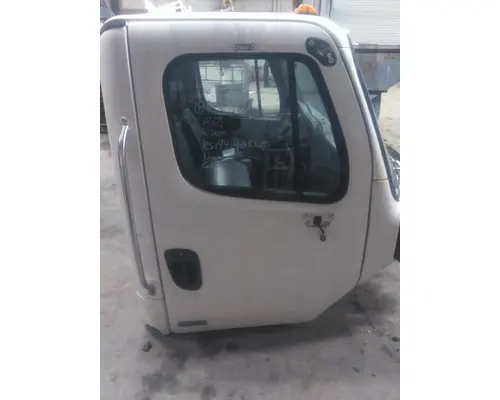 FREIGHTLINER M2 106 CAB