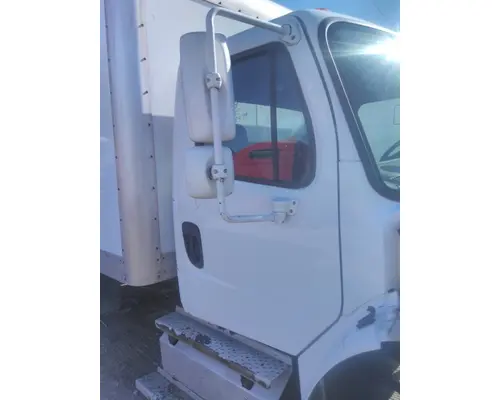 FREIGHTLINER M2 106 CAB