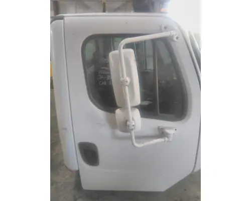 FREIGHTLINER M2 106 CAB