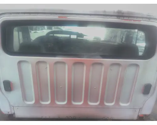 FREIGHTLINER M2 106 CAB