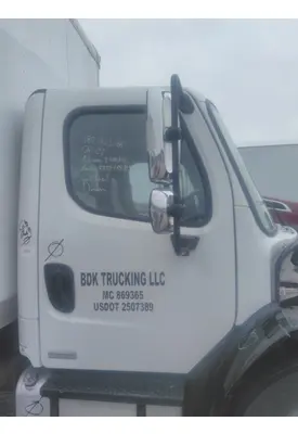 FREIGHTLINER M2 106 CAB