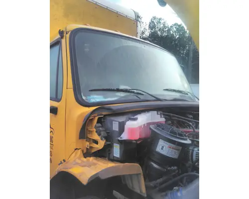 FREIGHTLINER M2 106 CAB