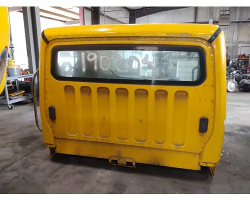 FREIGHTLINER M2 106 CAB