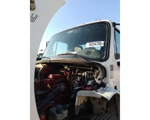 FREIGHTLINER M2 106 CAB