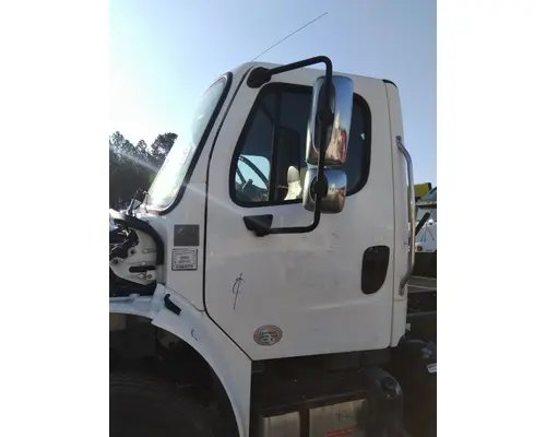 FREIGHTLINER M2 106 CAB