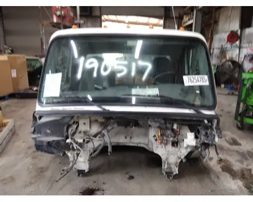 FREIGHTLINER M2 106 CAB