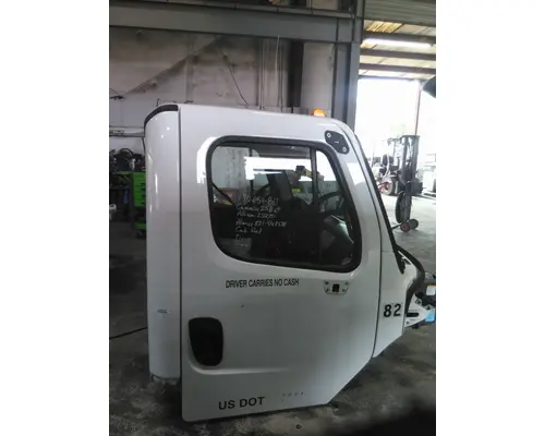 FREIGHTLINER M2 106 CAB