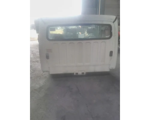 FREIGHTLINER M2 106 CAB